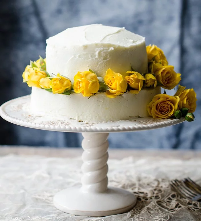 Torte Hochzeit gelbe Rosen