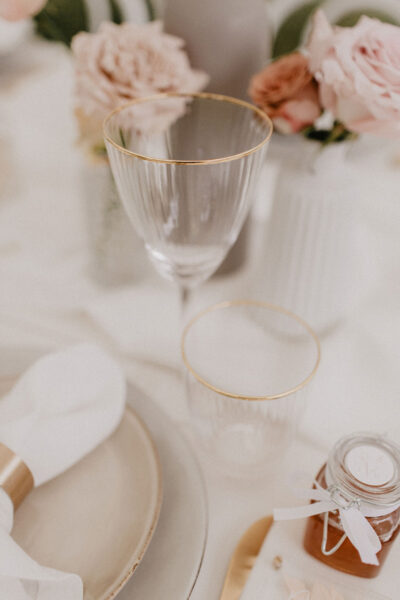 Natural Glam: eine moderne Gartenhochzeit
