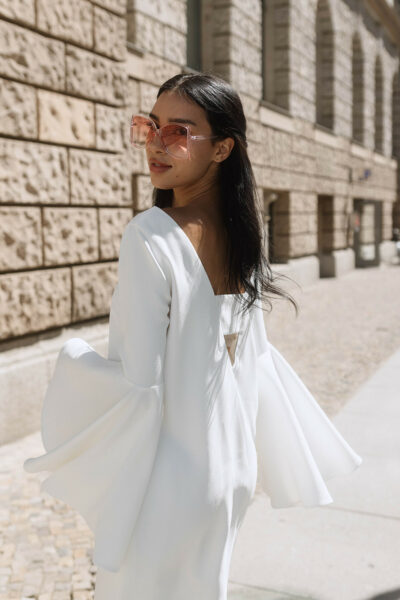Fall in Love: kurze Brautkleider mit langen Ärmeln