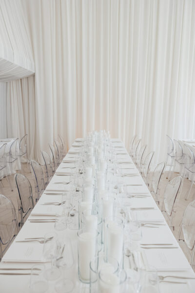White Elegance in Portugal: Eine moderne Hochzeit an der Atlantikküste